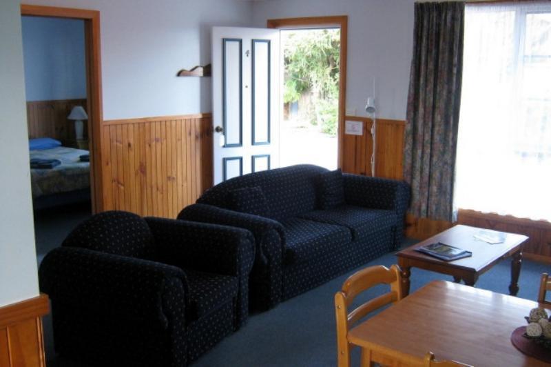 Castaway Holiday Apartments Strahan Exterior photo